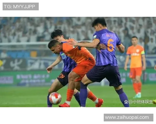 足球明星意外受重伤瞬间曝光引发球迷热议与关注