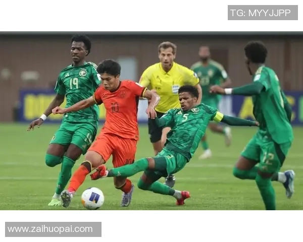 足球明星遭遇意外撞脸事件引发媒体热议与球迷关注